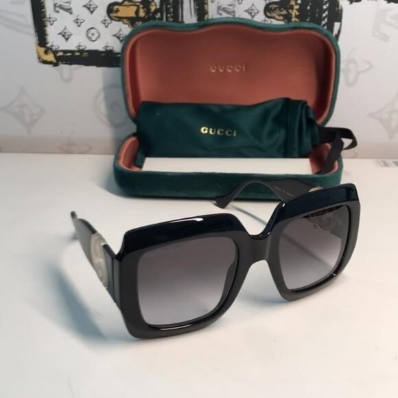 New ✨ Authentic Gucci GG1022S 001 Black Oversized Square Sunglasses ✨ - Picture 1 of 11